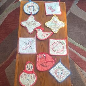 Lot of 10 Vintage Potholders
